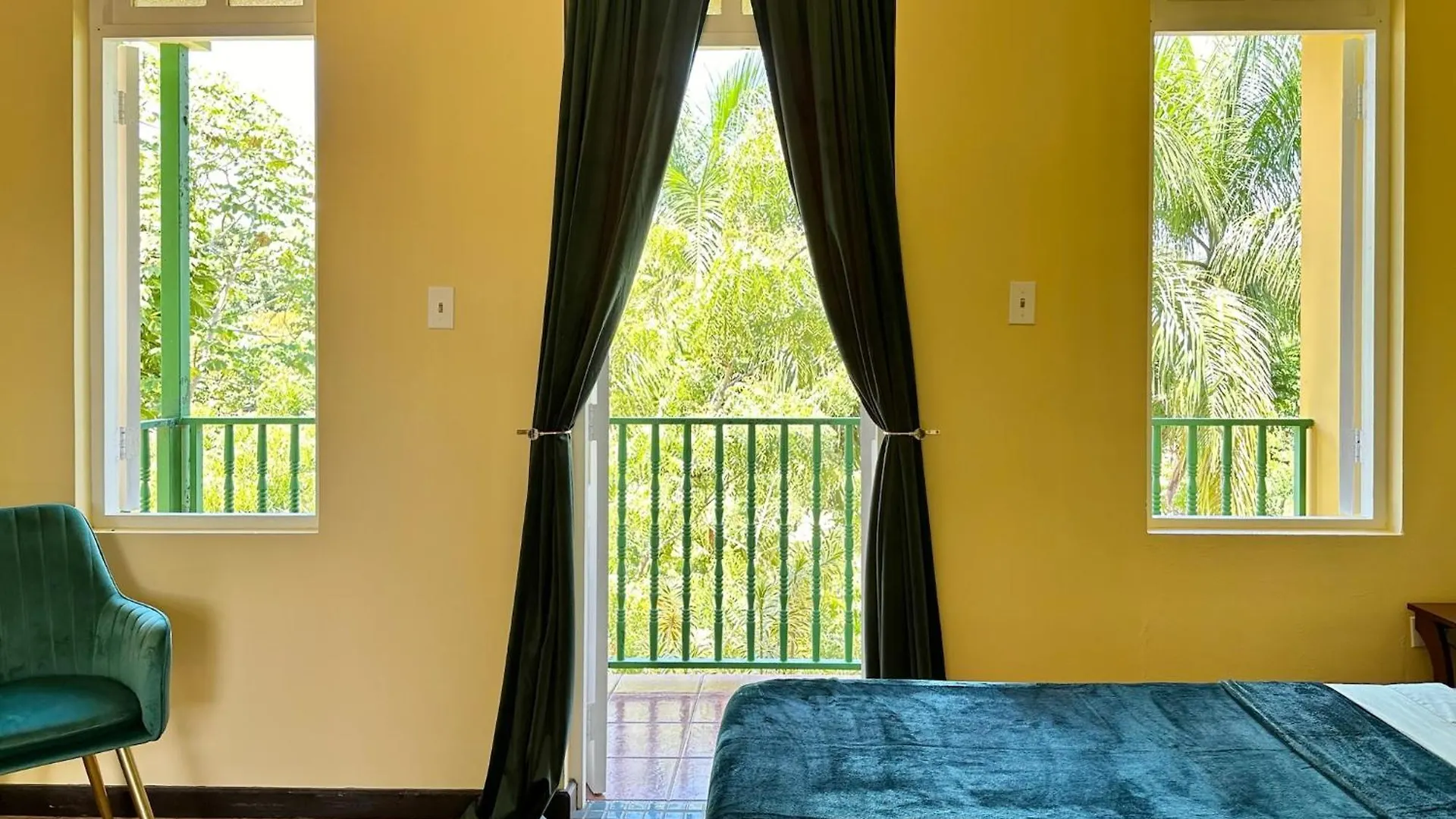 El Oasis Hotel Aguada